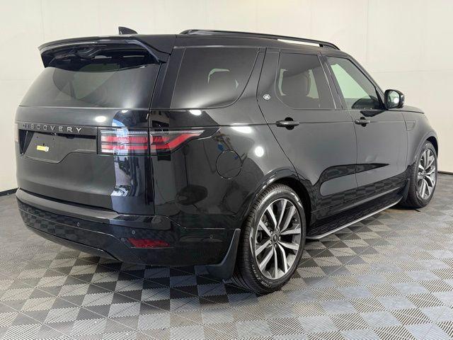 Photo of 2025 Santorini Black Land Rover Discovery