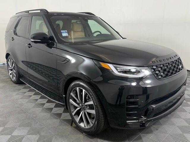 Photo of 2025 Santorini Black Land Rover Discovery