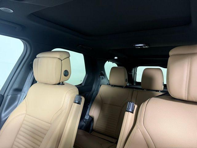 Photo of 2025 Santorini Black Land Rover Discovery
