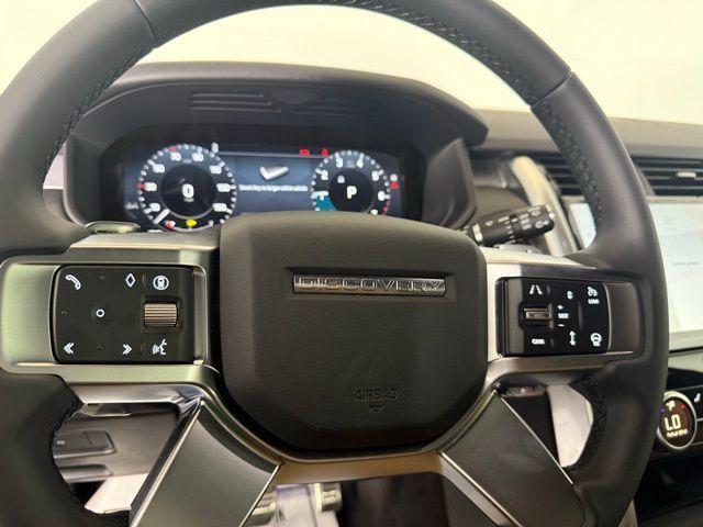 Photo of 2025 Santorini Black Land Rover Discovery