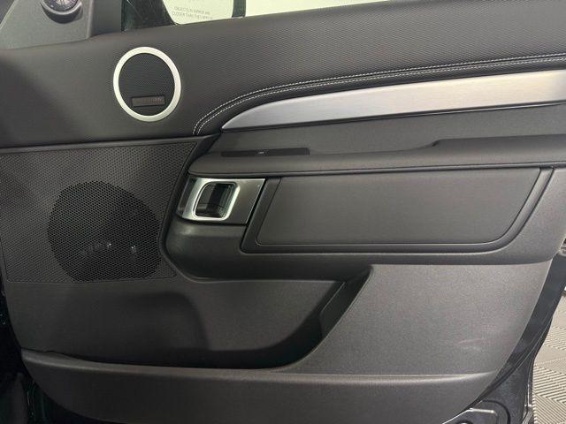 Photo of 2025 Santorini Black Land Rover Discovery