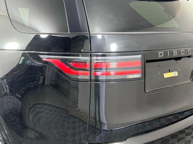 Photo of 2025 Santorini Black Land Rover Discovery