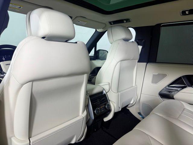 Photo of 2025 Santorini Black Land Rover Range Rover