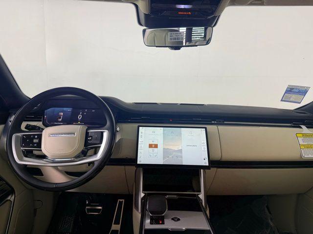 Photo of 2025 Santorini Black Land Rover Range Rover