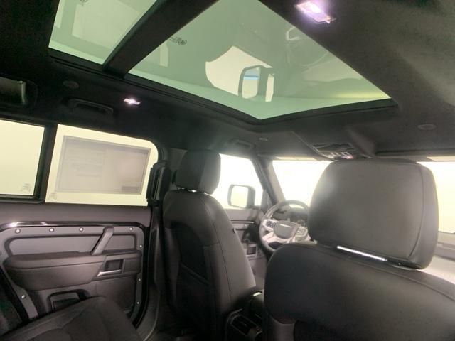 Photo of 2025 Santorini Black Land Rover Defender