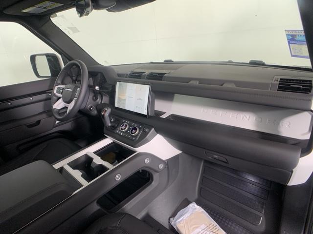 Photo of 2025 Santorini Black Land Rover Defender