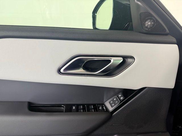 Photo of 2026 Varesine Blue Land Rover Range Rover Velar