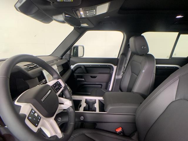 Photo of 2025 Fuji White Land Rover Defender