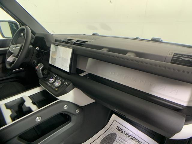 Photo of 2025 Fuji White Land Rover Defender