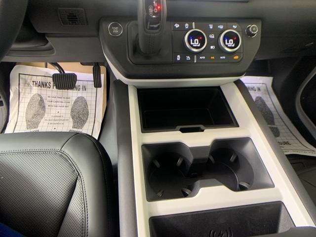 Photo of 2025 Fuji White Land Rover Defender