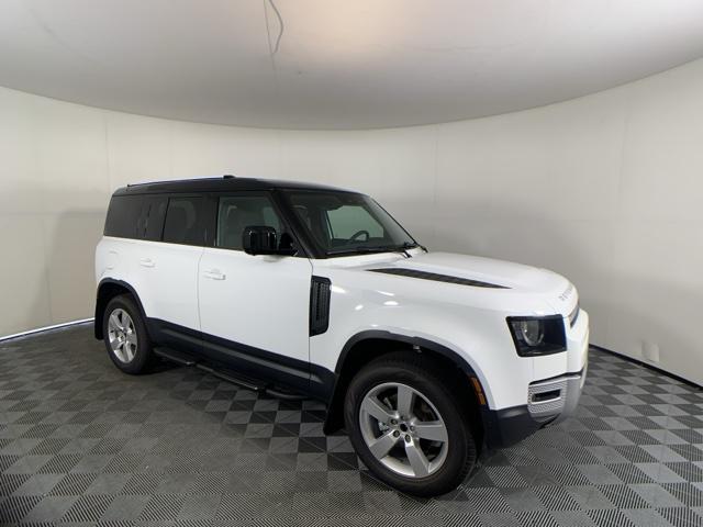 Photo of 2025 Fuji White Land Rover Defender
