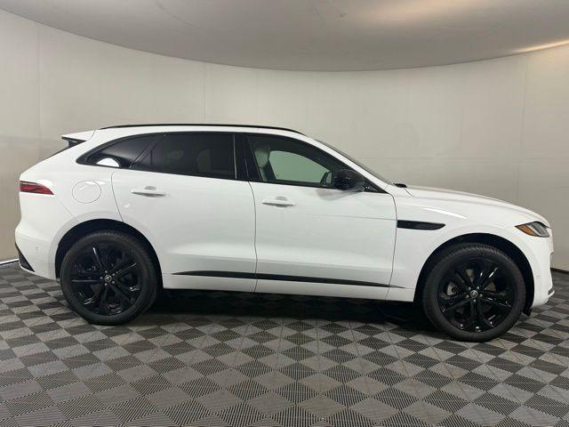 Photo of 2026 Fuji White Jaguar F-PACE