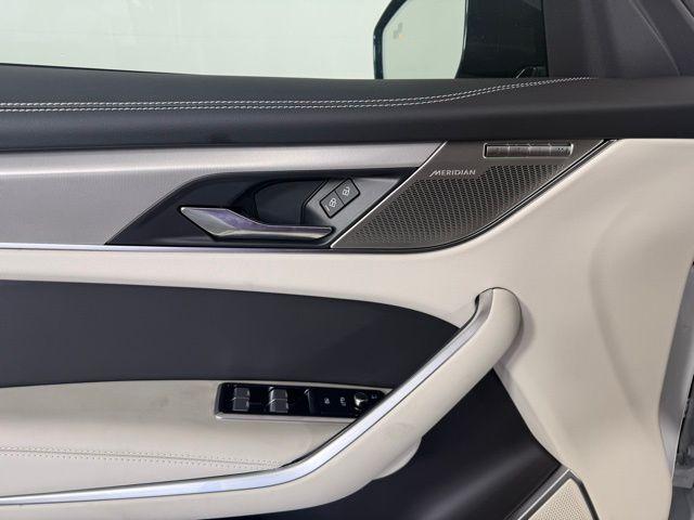 Photo of 2026 Fuji White Jaguar F-PACE