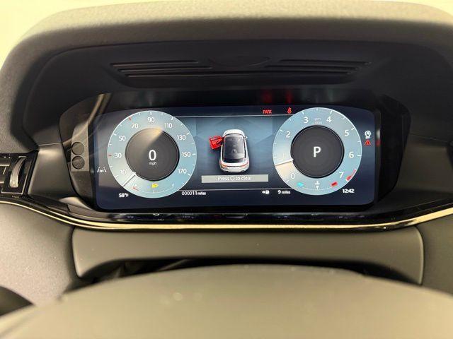 Photo of 2026 Fuji White Land Rover Range Rover Evoque