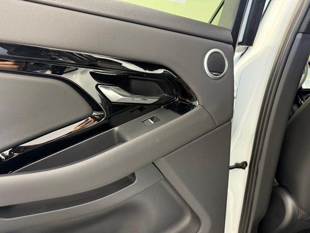 Photo of 2026 Fuji White Land Rover Range Rover Evoque