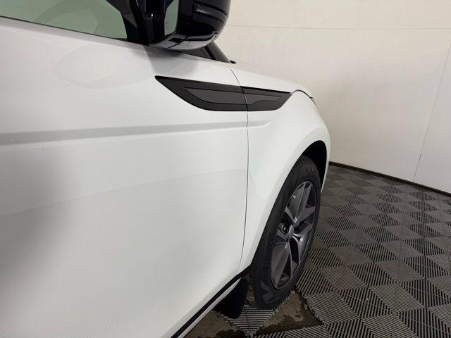Photo of 2026 Fuji White Land Rover Range Rover Evoque