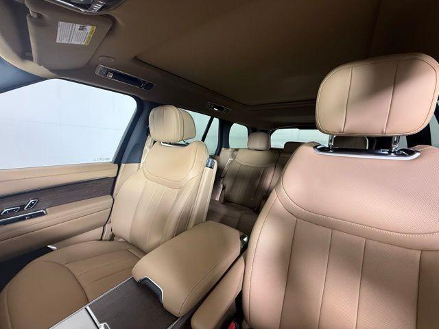 Photo of 2025 British Racing Green In Satin Finish Land Rover Range Rover