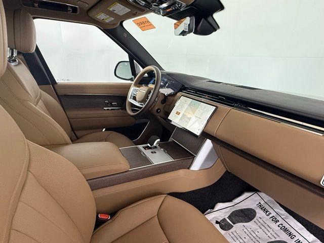 Photo of 2025 British Racing Green In Satin Finish Land Rover Range Rover