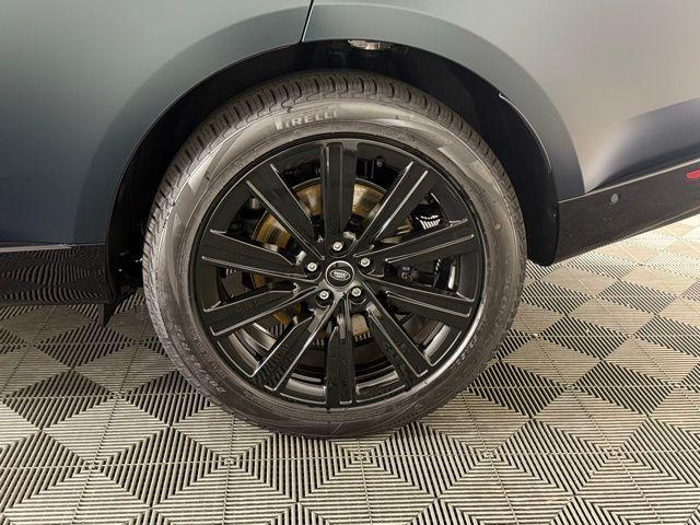 Photo of 2025 British Racing Green In Satin Finish Land Rover Range Rover