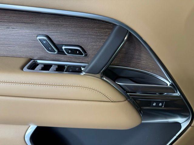 Photo of 2025 British Racing Green In Satin Finish Land Rover Range Rover