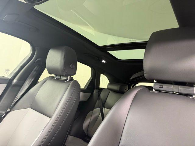 Photo of 2026 Fuji White Land Rover Range Rover Velar