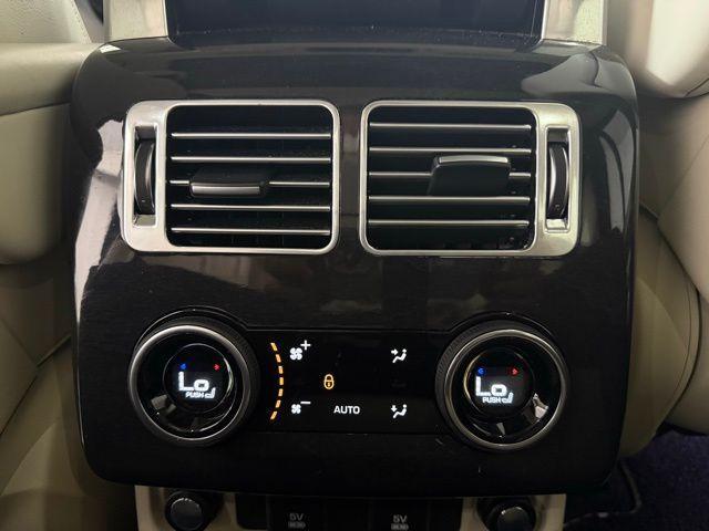 Photo of 2019 Santorini Black Land Rover Range Rover