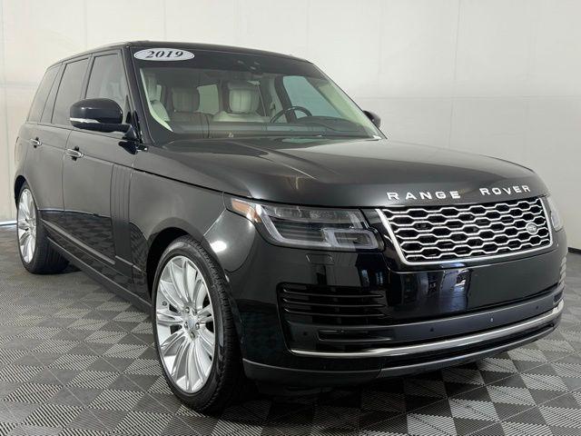Photo of 2019 Santorini Black Land Rover Range Rover