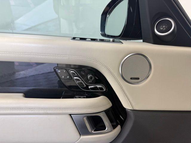 Photo of 2019 Santorini Black Land Rover Range Rover