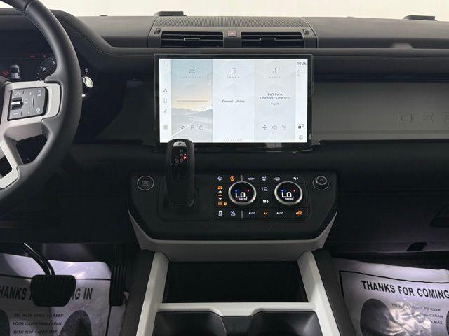 Photo of 2025 Fuji White Land Rover Defender