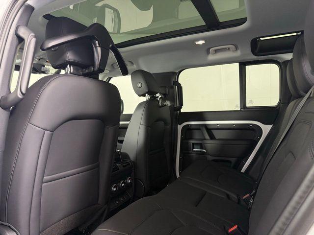 Photo of 2025 Fuji White Land Rover Defender