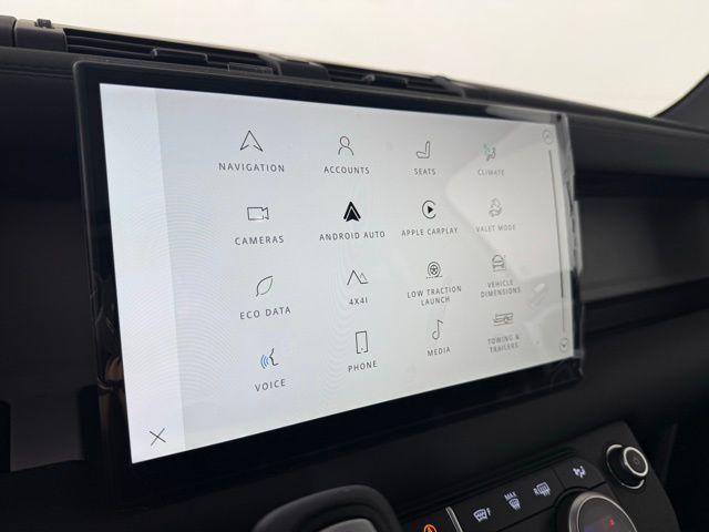 Photo of 2025 Fuji White Land Rover Defender