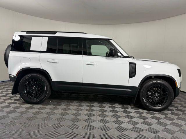 Photo of 2025 Fuji White Land Rover Defender