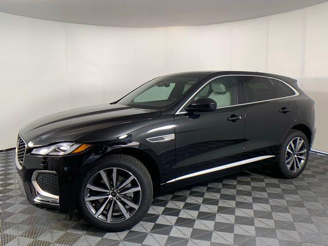 Photo of 2025 Santorini Black Jaguar F-PACE
