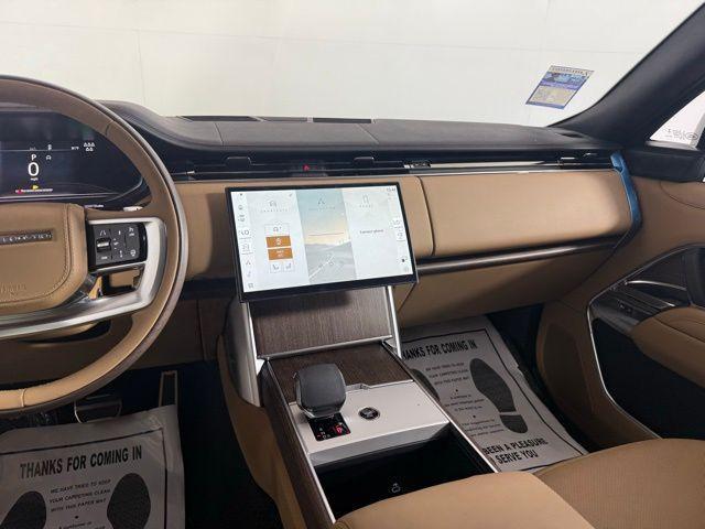 Photo of 2025 Batumi Gold Land Rover Range Rover