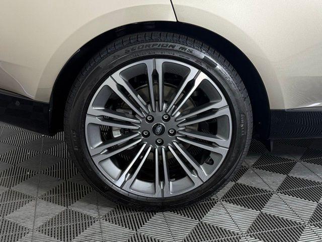 Photo of 2025 Batumi Gold Land Rover Range Rover