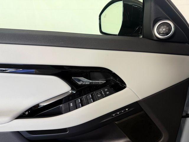 Photo of 2026 Arroios Grey Land Rover Range Rover Evoque