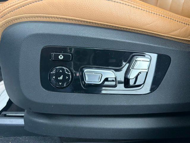 Photo of 2021 Blue Metallic BMW X7