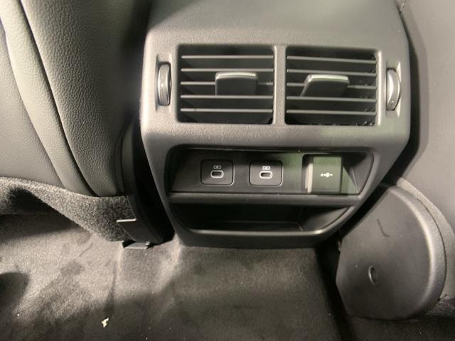 Photo of 2024 Santorini Black Land Rover Discovery Sport