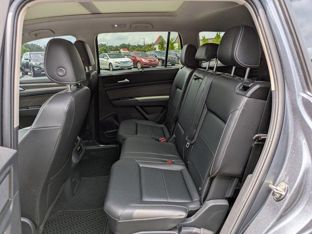 Photo of 2023 Silver/Gray Volkswagen Atlas