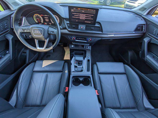 Photo of 2025 Chronos Gray Metallic Audi Q5