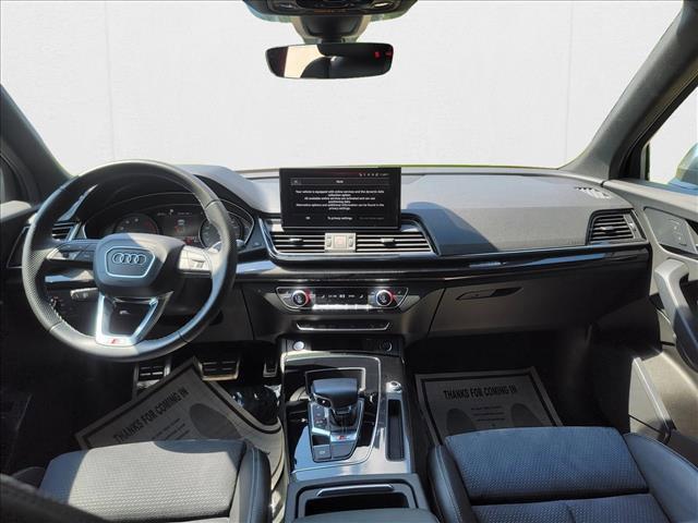 Photo of 2022 Mythos Black Metallic Audi SQ5