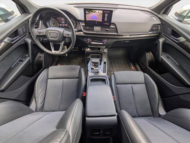 Photo of 2022 Mythos Black Metallic Audi SQ5