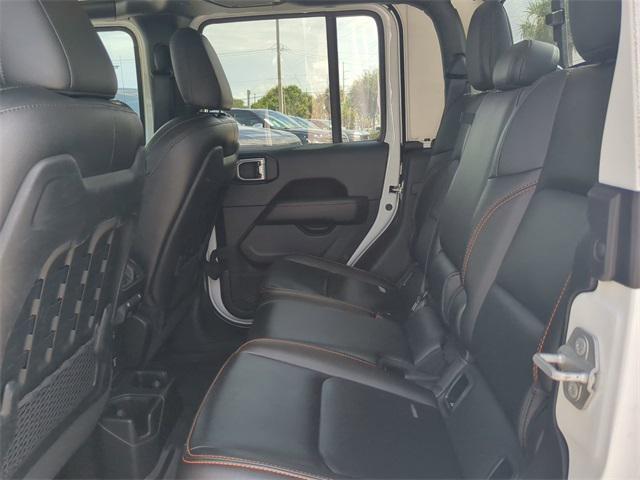 Photo of 2021 Bright White Clearcoat Jeep Gladiator