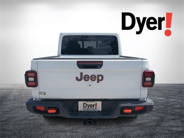 Photo of 2021 Bright White Clearcoat Jeep Gladiator