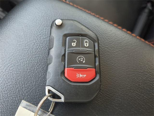 Photo of 2021 Bright White Clearcoat Jeep Gladiator