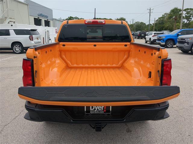 Photo of 2025 Sunrise Orange Chevrolet Colorado
