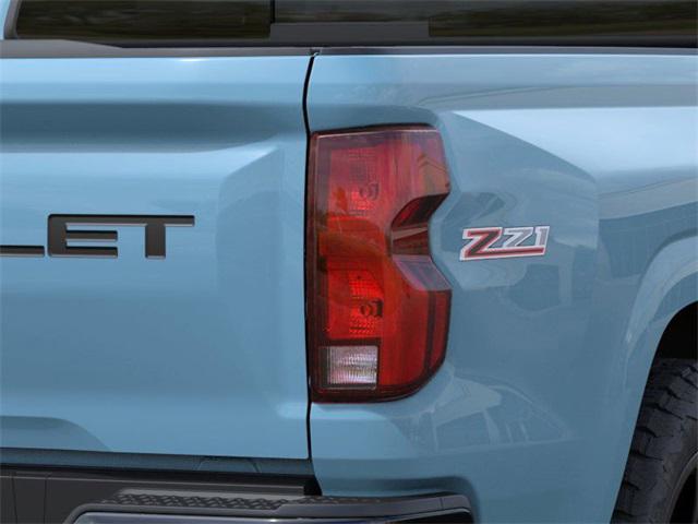Photo of 2025 Snowdrift Metallic Chevrolet Colorado