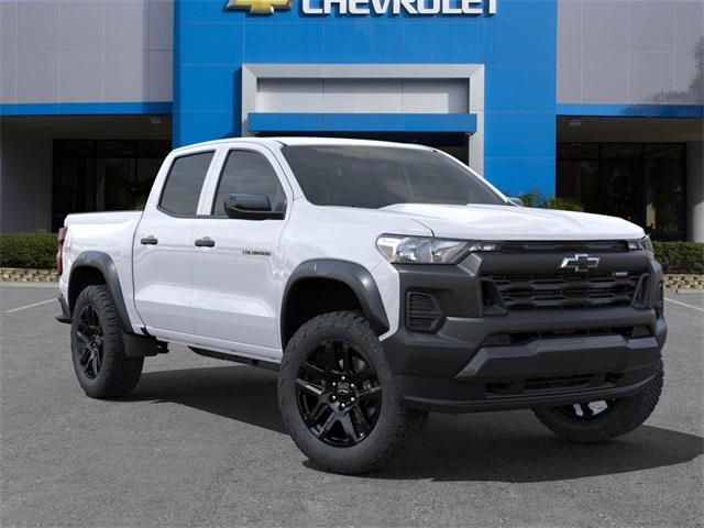 Photo of 2025 Summit White Chevrolet Colorado