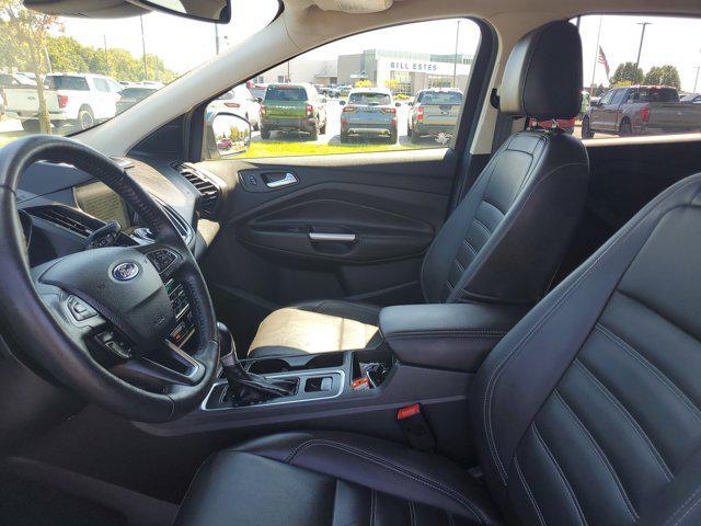 Photo of 2017 Lightning Blue Metallic Ford Escape