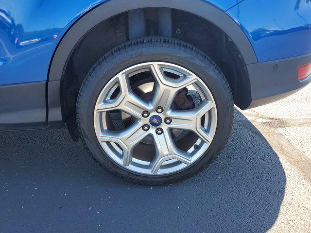 Photo of 2017 Lightning Blue Metallic Ford Escape